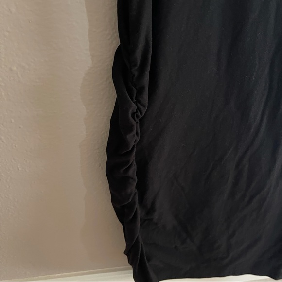 Time & Tru Black Side Ruched V-neck Maternity Top - Picture 10 of 15